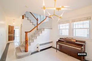 154 Beaumont St, Brooklyn, NY 11235 - Photo 9