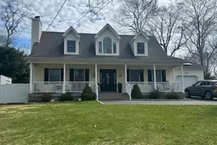 48 N Columbine Ave, Hampton Bays, NY 11946 - Photo 35