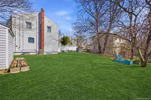 18 Shelter Dr, Sound Beach, NY 11789 - Photo 23