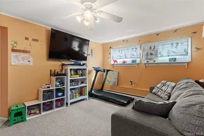 182 Montgomery Avenue, West Babylon, NY 11704 - Photo 17