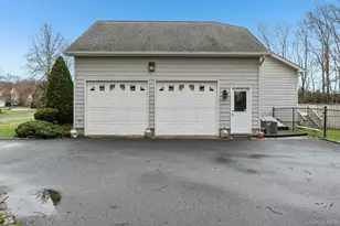 1115 White Eagle Dr, Laurel, NY 11948 - Photo 33