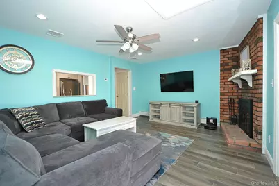 10 Maureen Drive, Hauppauge, NY 11788 - Photo 5