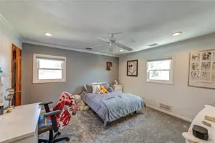 35 Circle Dr, Syosset, NY 11791 - Photo 15