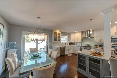 35 Circle Drive, Syosset, NY 11791 - Photo 7