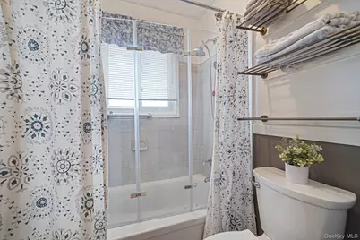 10 Pierre Drive, Commack, NY 11725 - Photo 25