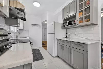 147-50 Barclay Avenue, Flushing, NY 11355 - Photo 11