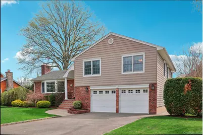137 Weyford Terrace, Garden City, NY 11530 - Photo 3
