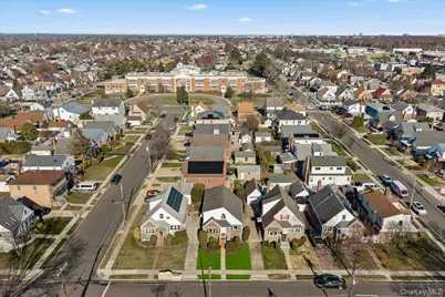 214 Central Boulevard, New Hyde Park, NY 11040 - Photo 27