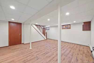 214 Central Boulevard, New Hyde Park, NY 11040 - Photo 19