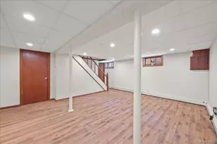 214 Central Blvd, New Hyde Park, NY 11040 - Photo 19