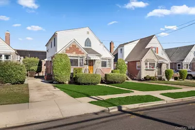 214 Central Boulevard, New Hyde Park, NY 11040 - Photo 3