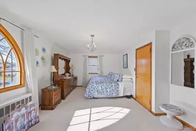 214 Central Boulevard, New Hyde Park, NY 11040 - Photo 15