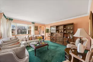 214 Central Blvd, New Hyde Park, NY 11040 - Photo 9