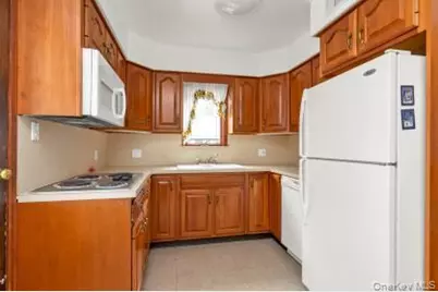 16615 67th Avenue, Fresh Meadows, NY 11365 - Photo 5