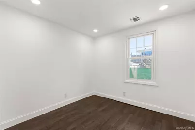 184 Dallas Street, Lindenhurst, NY 11757 - Photo 9