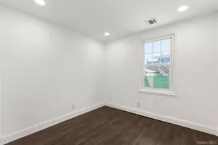 184 Dallas St, Lindenhurst, NY 11757 - Photo 9