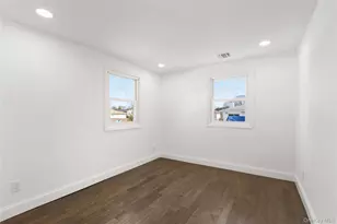 184 Dallas St, Lindenhurst, NY 11757 - Photo 13