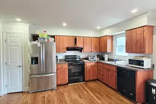 38 Pentmoor Dr, Mastic, NY 11950 - Photo 9