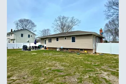 38 Pentmoor Drive, Mastic, NY 11950 - Photo 25