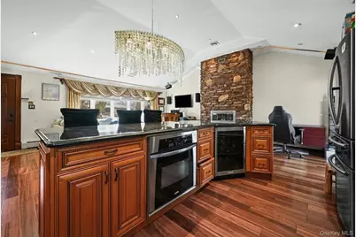 16 Tudor Road, Hicksville, NY 11801 - Photo 13