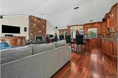 16 Tudor Road, Hicksville, NY 11801 - Photo 11