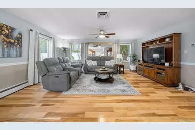 9 Ballad Lane, Stony Brook, NY 11790 - Photo 5