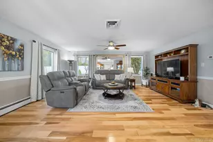 9 Ballad Ln, Stony Brook, NY 11790 - Photo 5