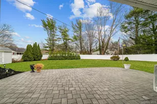 9 Ballad Ln, Stony Brook, NY 11790 - Photo 19