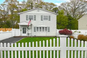 171 Pauline St, Holbrook, NY 11741 - Photo 3