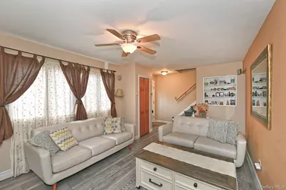 171 Pauline Street, Holbrook, NY 11741 - Photo 7