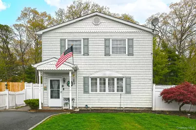 171 Pauline Street, Holbrook, NY 11741 - Photo 1