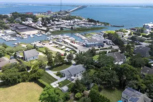 28 Alanson Ln, Hampton Bays, NY 11946 - Photo 31