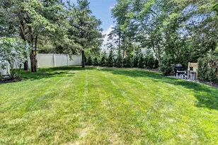 28 Alanson Ln, Hampton Bays, NY 11946 - Photo 25