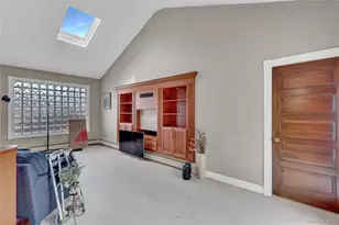 91 Laurel Dr, Massapequa Park, NY 11762 - Photo 21