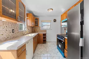 7 Everett St, Valley Stream, NY 11580 - Photo 3