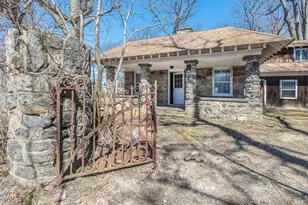 1425 Middle Neck Rd, Sands Point, NY 11050 - Photo 1