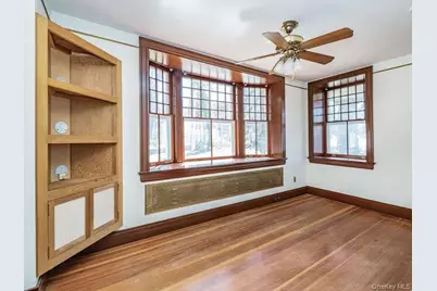 1425 Middle Neck Road, Sands Point, NY 11050 - Photo 9