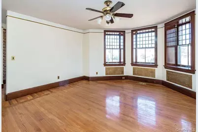 1425 Middle Neck Road, Sands Point, NY 11050 - Photo 13