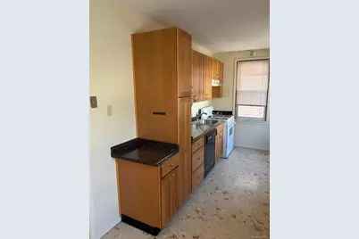 23-84 33rd, Astoria, NY 11105 - Photo 3