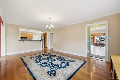 264 S Bayview Avenue, Amityville, NY 11701 - Photo 15