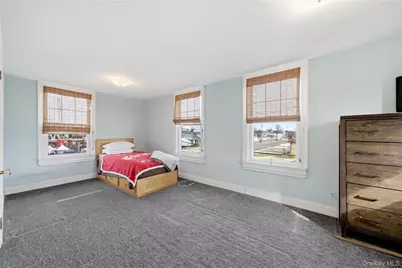 264 S Bayview Avenue, Amityville, NY 11701 - Photo 25