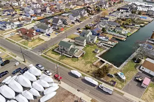 264 S Bayview Ave, Amityville, NY 11701 - Photo 43