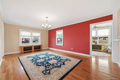 264 S Bayview Avenue, Amityville, NY 11701 - Photo 13