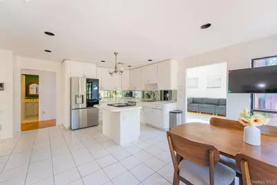 17 Princeton Drive, Syosset, NY 11791 - Photo 13