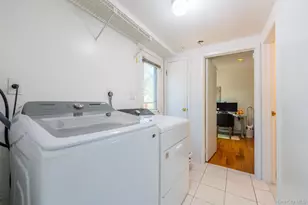 17 Princeton Dr, Syosset, NY 11791 - Photo 35