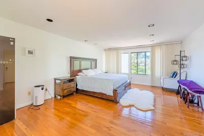 17 Princeton Drive, Syosset, NY 11791 - Photo 19