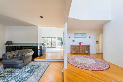 17 Princeton Drive, Syosset, NY 11791 - Photo 9