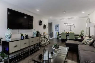 172 Pointe Circle N #172, Coram, NY 11727 - Photo 5