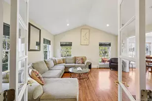87 Kingsbury Rd, Garden City, NY 11530 - Photo 9