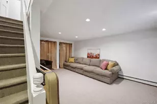 87 Kingsbury Rd, Garden City, NY 11530 - Photo 31